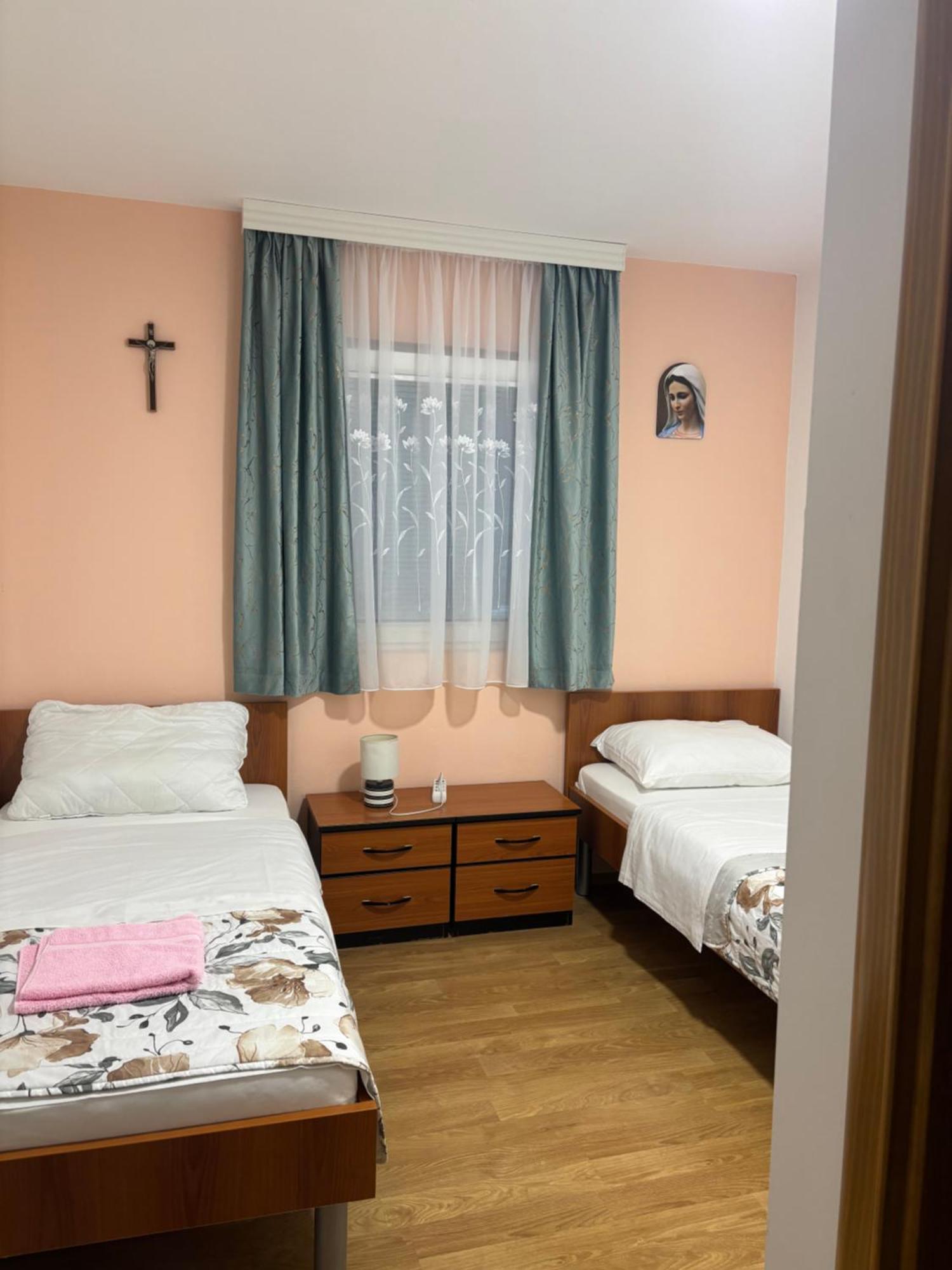 Casa Del Pellegrino M&A - Ostojici Hotel Medjugorje Exterior photo